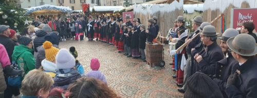 Mercatino di Natale, scelta vincente l’allestimento in piazza Chanoux