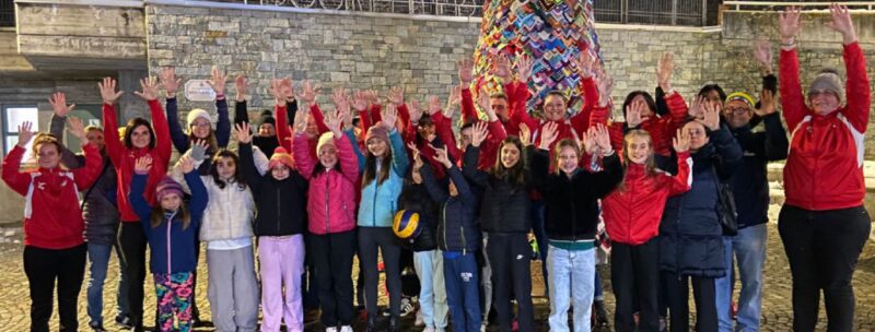 Nella Giornata internazionale per l’eliminazione della violenza sulle donne anche l’Evançon Volley, società di pallavolo della Bassa Valle con sede a Issogne, ha voluto testimoniare il suo impegno contro questo drammatico fenomeno