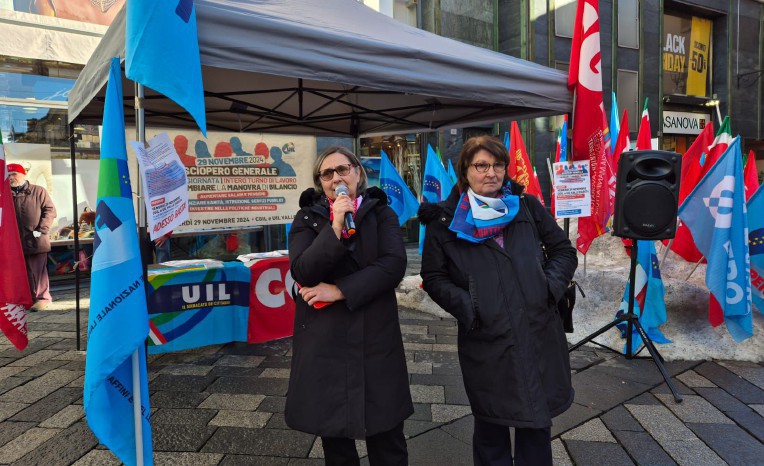 Sciopero generale, un centinaio di manifestanti nel centro di Aosta