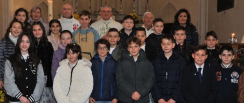 Il vescovo Franco Lovignana ha impartito la Cresima a diciannove ragazzi di Gressan e a nove di Jovençan