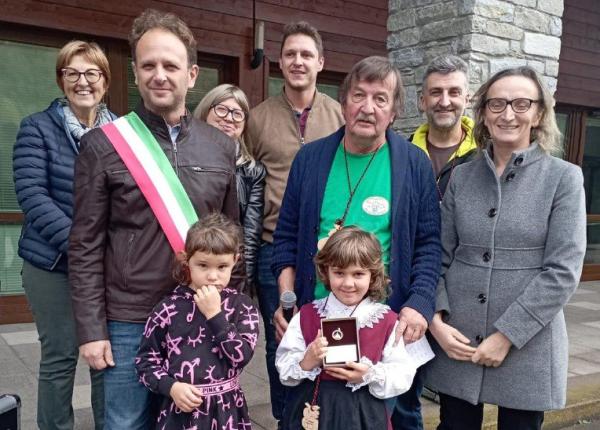 La Castagnata più vecchia, la vincitrice più giovane Lillianes ha premiato Sophie Boglino di cinque anni
