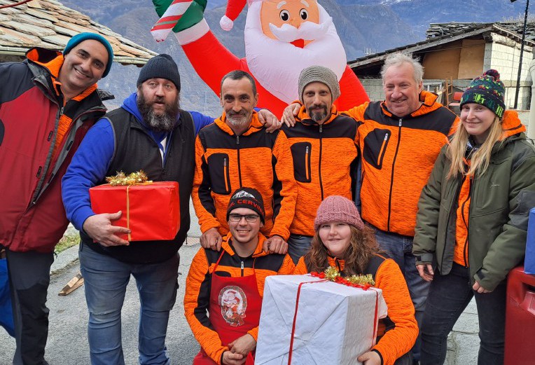 Riuscito mercatino di Natale a Lo Pian di Champdepraz
