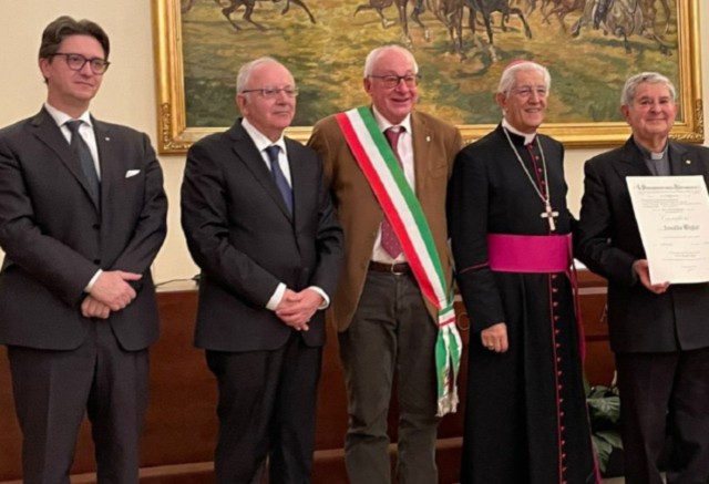 Don Arnaldo Bigio e l’avvocato Mario Benni Cavalieri della Repubblica