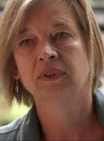 L’addio di Pontboset all’artista belga Anne Segers precipitata in un dirupo a Champorcher