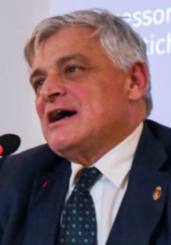 Torna Le Peuple Valdôtain. Direttore è Luciano Caveri