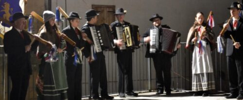 FESTEGGIATI I 60 ANNI DEL GRUPPO FOLKLORISTICO LA GAIE FAMILLE