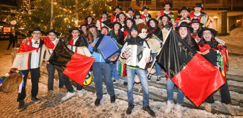 Con la cena del cambio sono iniziate le feste dei coscritti di Cogne