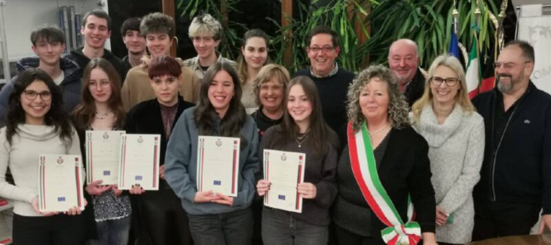 I diciottenni che sabato hanno ricevuto gli attestati di maturità civica