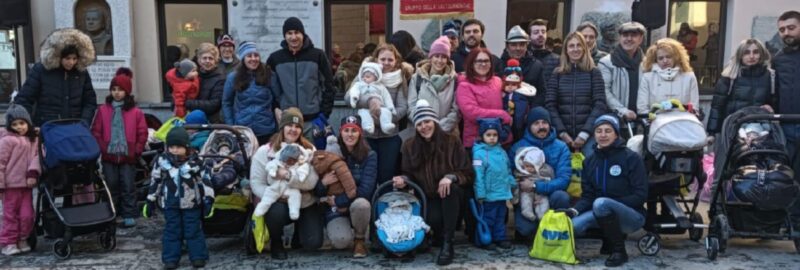 La consegna delle puette ai nuovi nati