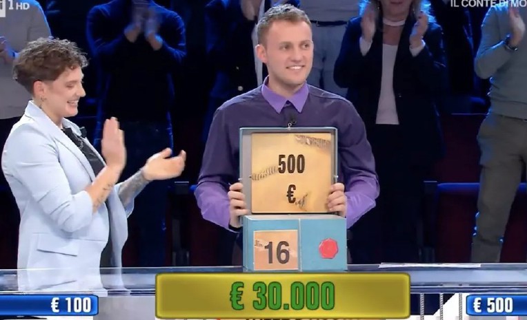 Andrea Casadei di Arnad ha vinto 30mila euro ad Affari Tuoi su Rai 1