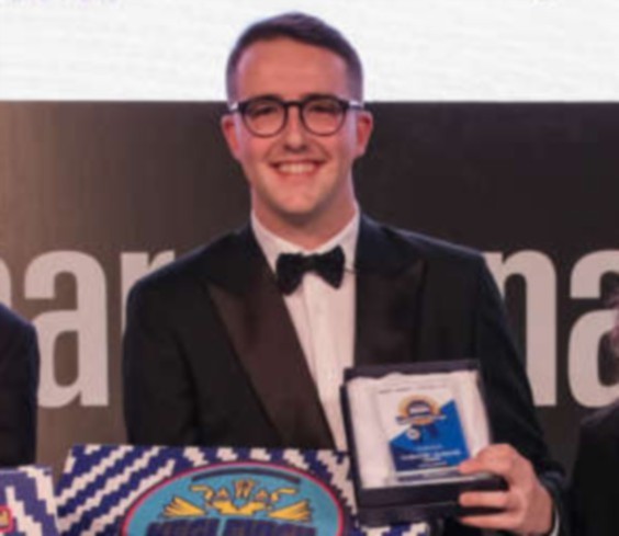 Gabriele Armani è il miglior bartender italiano all’estero. La dedica speciale per l’indimenticato prof Victor Vicquéry