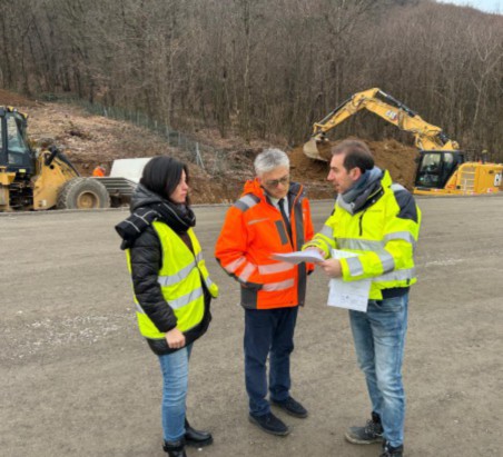 Strettoia di Albiano, controesodo in coda. Sopralluogo dell’Assessore: «I lavori procedono»
