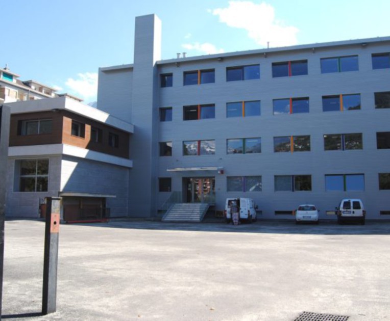 Quindicenne spruzza spray al peperoncino in classe: sette studentesse al Pronto soccorso