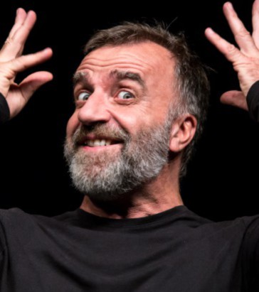 Saison Culturelle, in scena gli spettacoli teatrali “Le quatrième mur” e “L’avaro”