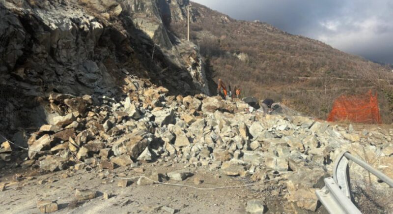 Riaperta la strada della Val d’Ayas. «Sicuro un tratto che era pericoloso»