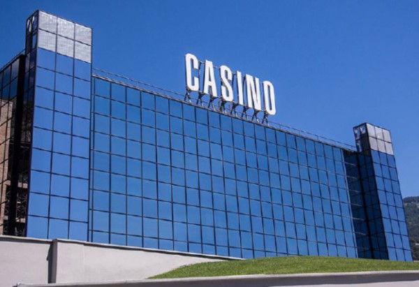 Casinò di Saint-Vincent, «A settembre la consegna dello studio Finaosta». Al prossimo Consiglio Valle la decisione sulla gestione della casa da gioco