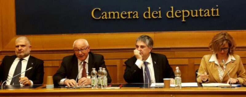 La conferenza stampa alla Camera dei Deputati con, da sinistra, Luigi D'Eramo, Fausto Francisca, Alessandro Giglio Vigna e Cristina Del Tutto