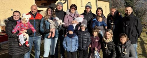 Champdepraz: alla festa patronale consegnate le puette e premiati i vincitori del concorso dei presepi