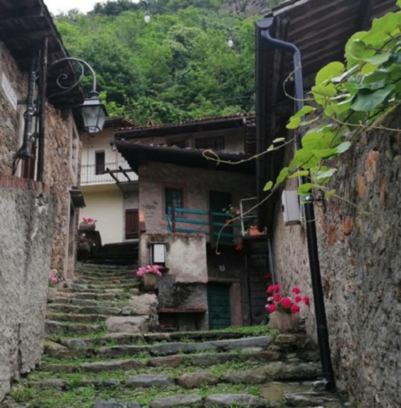 Proseguono le iniziative per valorizzare i Balmetti. “Sono un teatro naturale per artisti di ogni tipo”