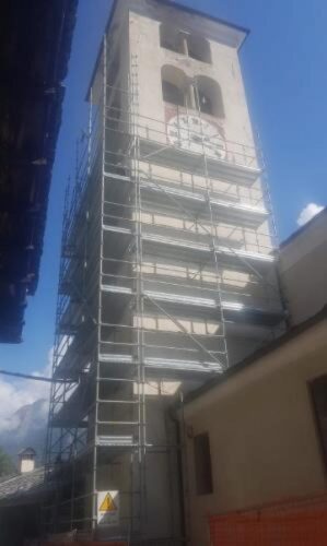 A Valpelline sono iniziati i lavori di ristrutturazione del campanile