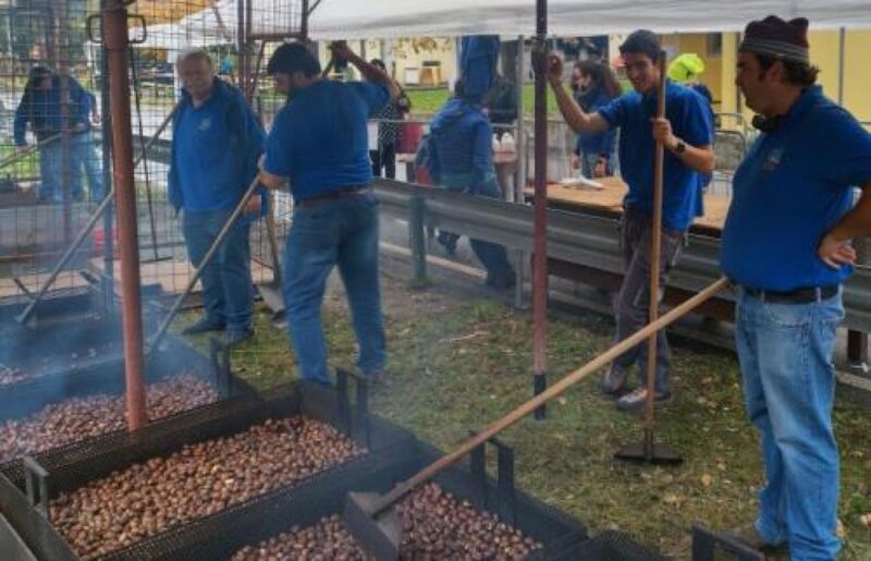 Avise, bene la castagnata dopo due anni di stop “causa Covid”