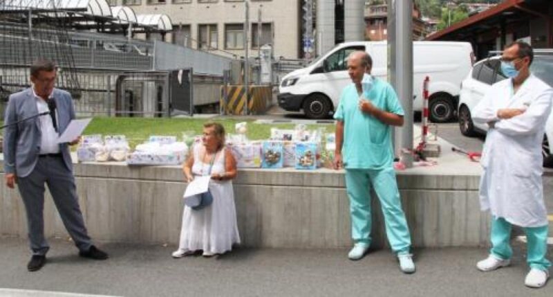 I cuori dell’Associazione “Io creo” a chi ha combattuto contro il virus