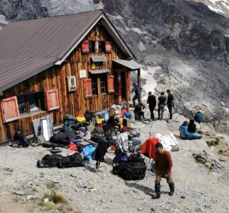 “Le Otto Montagne”, riprese in alta quota Il set al Rifugio Mezzalama e sul ghiacciaio