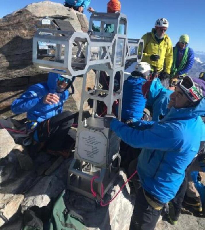 Monte Rosa, una nuova croce sistemata sulla Punta Dufour