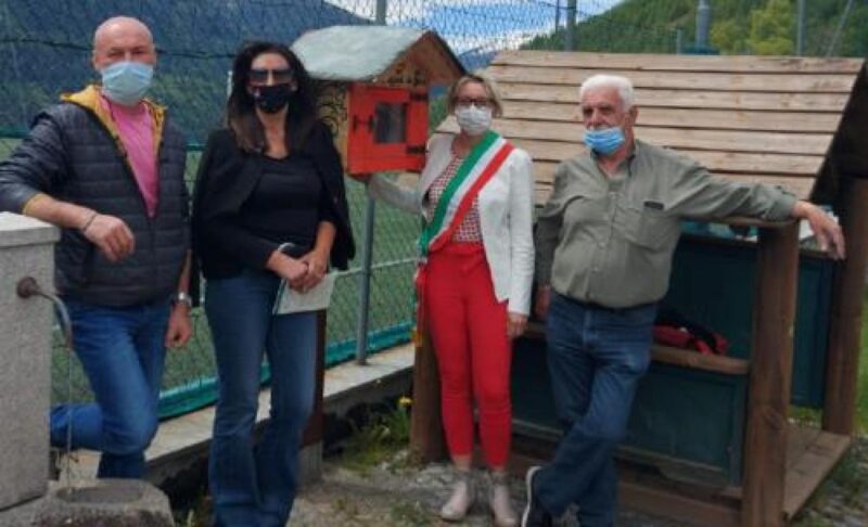 Oyace ha omaggiato Ivetta Jayer per i suoi 40 anni da bibliotecaria