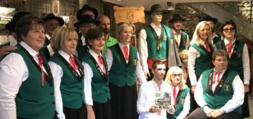 Presentati il libro e la mostra fotografica dedicati ai 60 anni della Chorale Louis Cunéaz et Frustapot