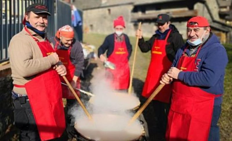 Una riuscita polentata a Châtillon