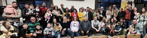 CONSEGNATE LE PUETTE AI BAMBINI NATI NEL 2024 A GRESSAN