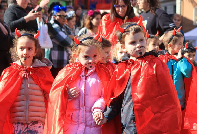 Droni, fuochi d’artificio e antichi romani. A Pont-St-Martin si accende il Carnevale