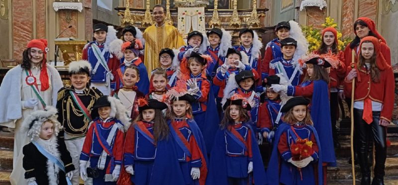 I piccoli personaggi del Carnevale di Carema che hanno sfilato alla 43esima edizione della manifestazione