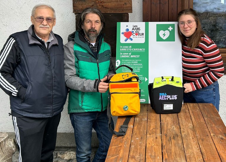 Un defibrillatore per Vetan