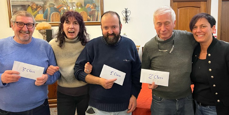 BELOTE: A FABIO CHAPELLU IL TORNEO DEL BAR LES AMIS DI CHÂTILLON