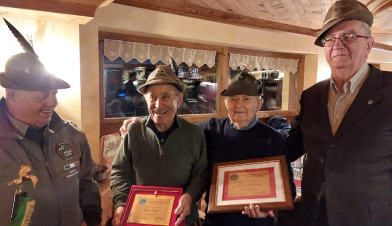 Festeggiati gli alpini novantenni Livio Stuffer e Romano Rota