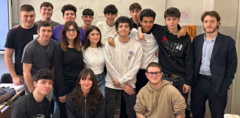 Gli studenti della 5AIT dell’ISITP Manzetti di Aosta che presenteranno il gioco da tavolo HEXA