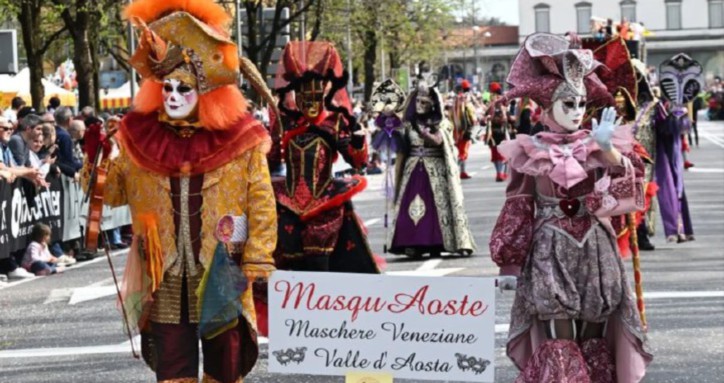IL GRUPPO MASQUAOSTE A BERGAMO