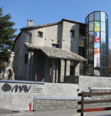 Un biglietto unico per l’ingresso al Castello di Fénis e al Museo dell’Artigianato valdostano di tradizione: via libera dalla Regione