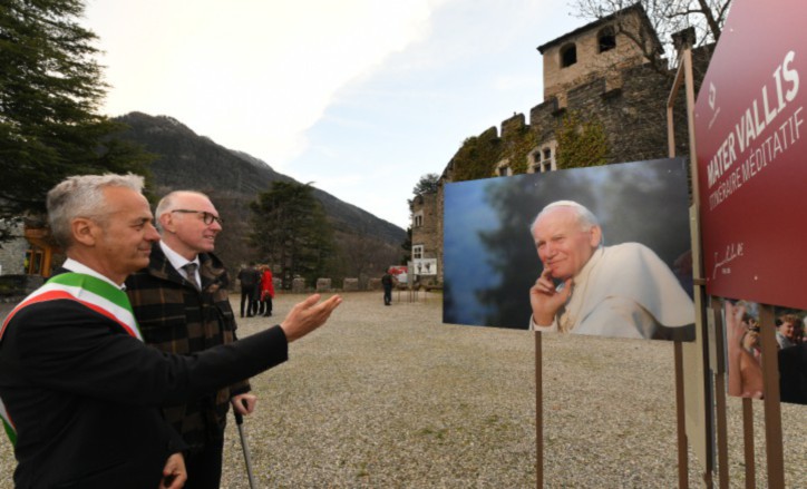 Con la benedizione della reliquia iniziati gli eventi con i quali la Valle d’Aosta ricorda Papa Wojtyla