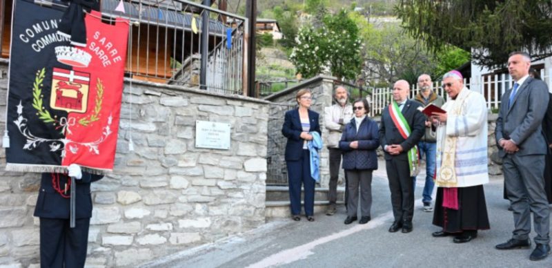 la cerimonia di intitolazione del nido d’infanzia di Chesallet