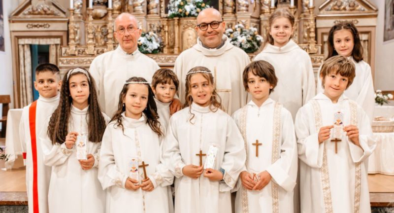 Prima Comunione ad Arvier domenica scorsa, 18 maggio