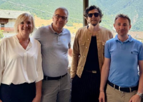 ERMAL META HA CANTATO A CHALLAND-ST-VICTOR