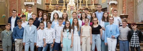 Domenica scorsa, 15 giugno, a Carema 27 giovani hanno ricevuto il sacramento della Cresima
