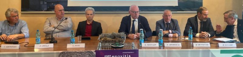 Il convegno di ieri, venerdì, con, da sinistra, Vincent Grosjean, Piero Prola, Gianni Nuti, Renzo Testolin, Nicola Abbrescia, Marco De Vecchi e Roberto Gaudio