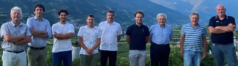 Il nuovo direttivo del Consorzio Vini Valle d’Aosta con da sinistra Elio Chatrian, il vice presidente André Gerbore, Matteo Barmaz, Hervé Grosjean, Marco Martin, il presidente Nicolas Bovard, Vincent Grosjean, Luciano Zoppo Ronzero e Patrick Ronzani