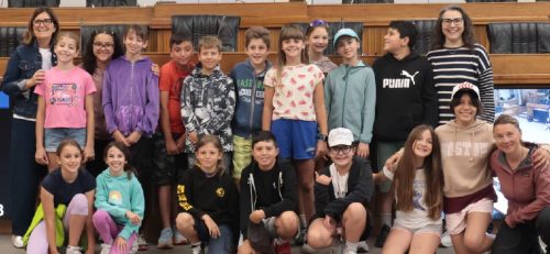 LA CLASSE V A DELLA PRIMARIA DI AYMAVILLES IN CONSIGLIO VALLE