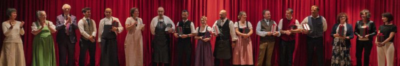 La premiazione con, da sinistra, Silvia Roullet, Paola Jeantet, Carlo Jeantet, Leonardo Imbimbo Roullet, Ridian Pacuku, Laura Roullet, Rino Billia, Alessandro Imbimbo, Olesea Percic, Iurie Timotin, Nadia Timotin, Marcel Jeantet, Nicolae Jechiu, Roberto Novali, Michelle Berard, Stefania Arizio e Stefania Jeantet