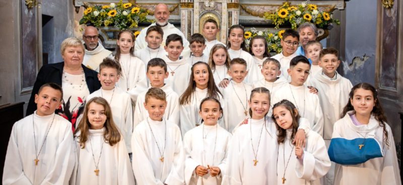 Nella chiesa parrocchiale di Allein domenica scorsa, 25 maggio, sono state celebrate le Prime Comunioni dei bambini